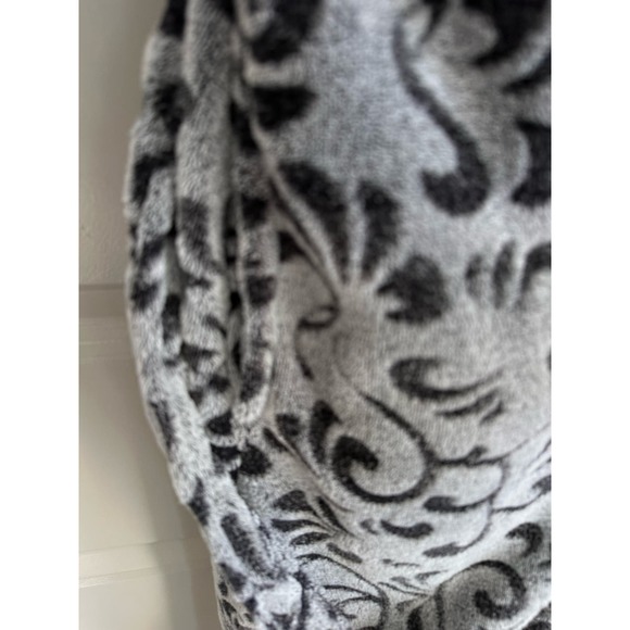 Jaclyn Intimates Plush Gray Long Robe Sz. Small - Picture 4 of 8